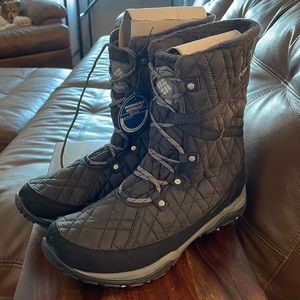 Columbia heat tech and waterproof winter boots. NWT
